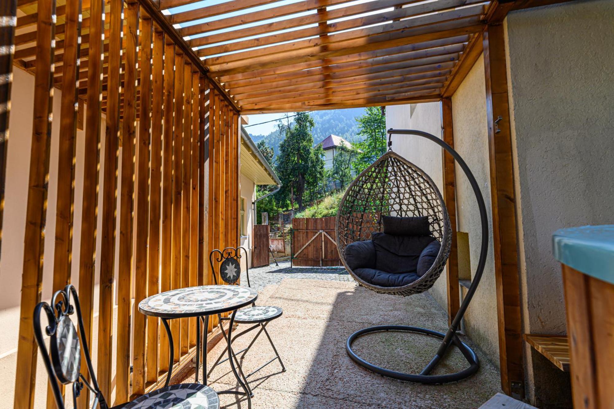 Lagom - Hot Tub Hideout Braşov Esterno foto